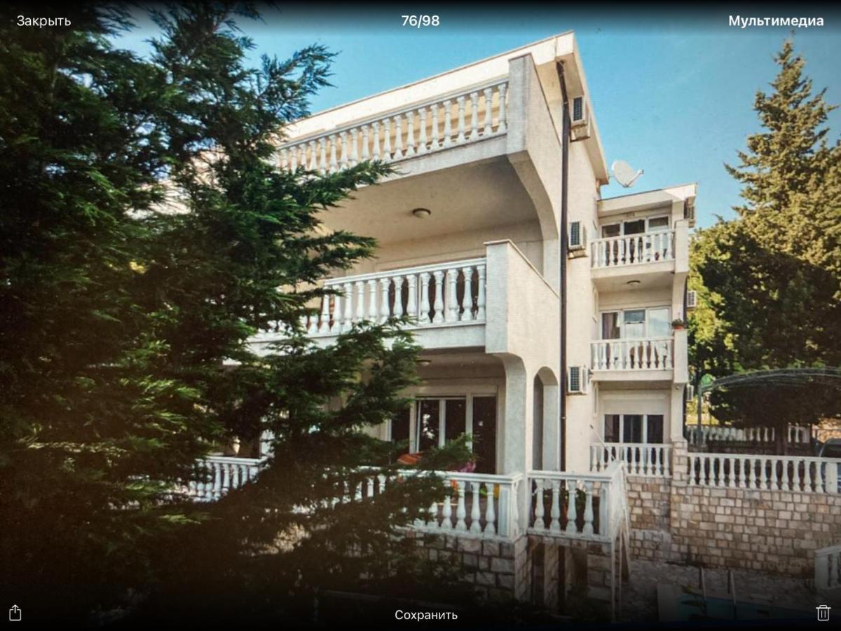 Империя Apartment Бар Екстериор снимка