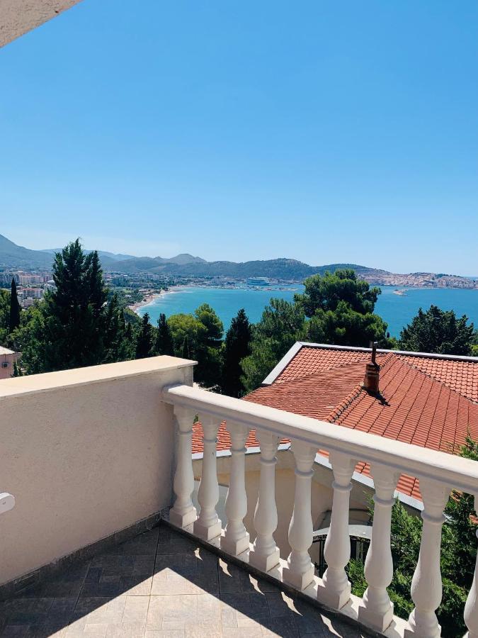 Империя Apartment Бар Екстериор снимка