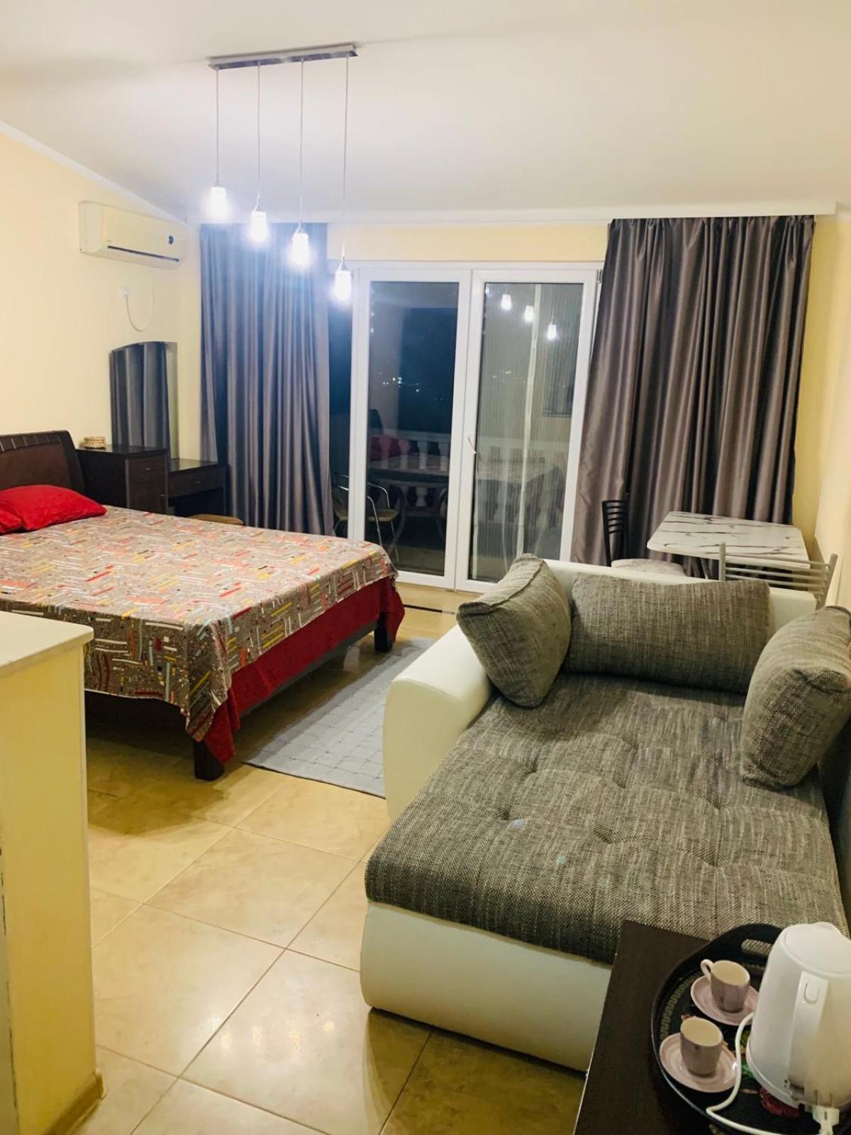 Империя Apartment Бар Екстериор снимка