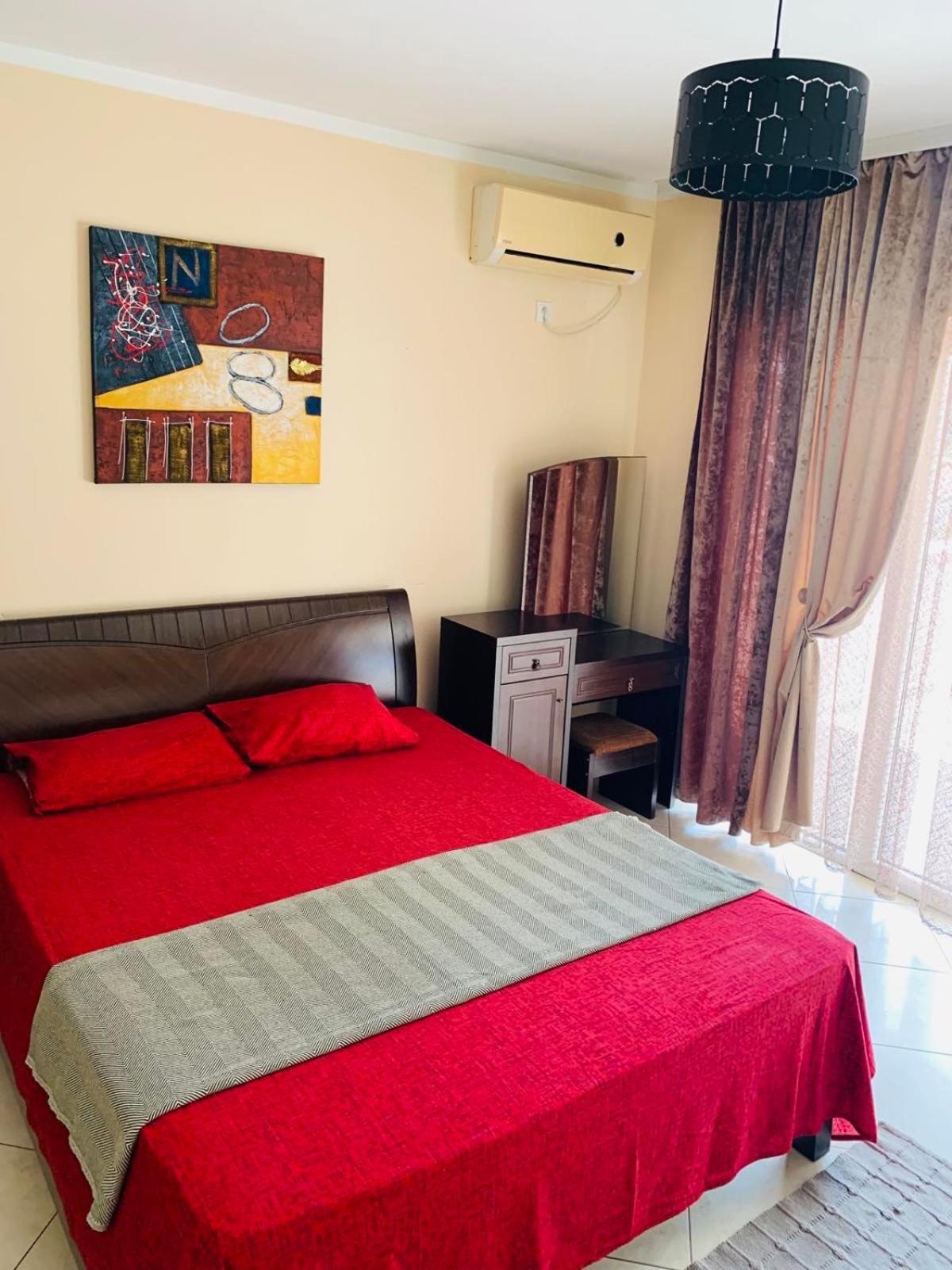 Империя Apartment Бар Екстериор снимка