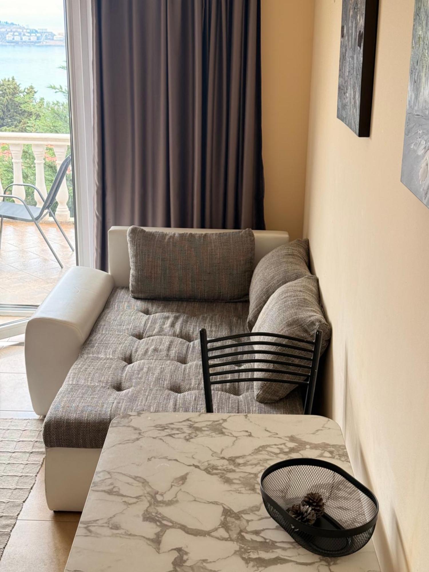 Империя Apartment Бар Екстериор снимка